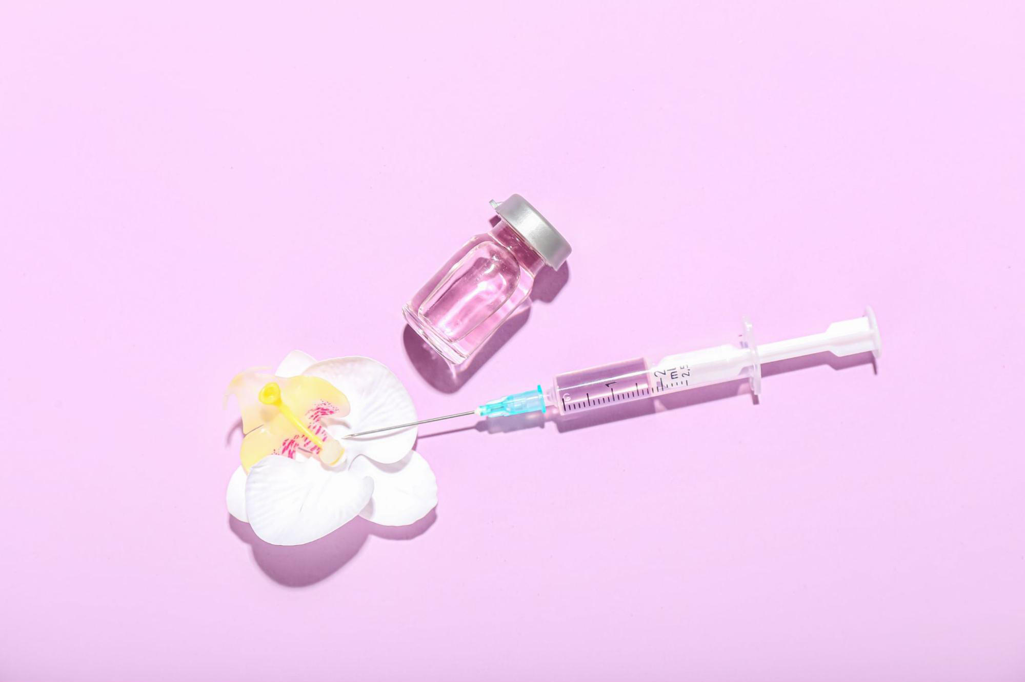 関節注射に使う注射器と薬剤